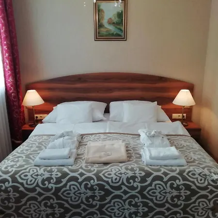 包贾尼城堡酒店