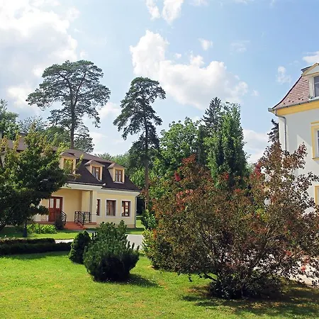 Batthyany Kastelyszallo Hotel 4*