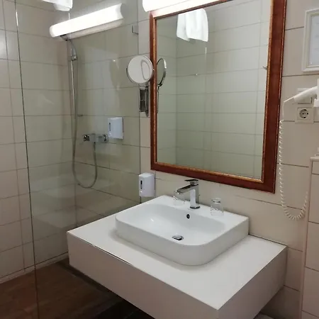 包贾尼城堡酒店 4* Zalacsány