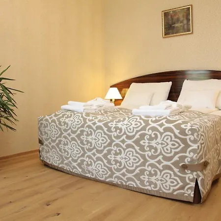 Batthyany Kastelyszallo 4*