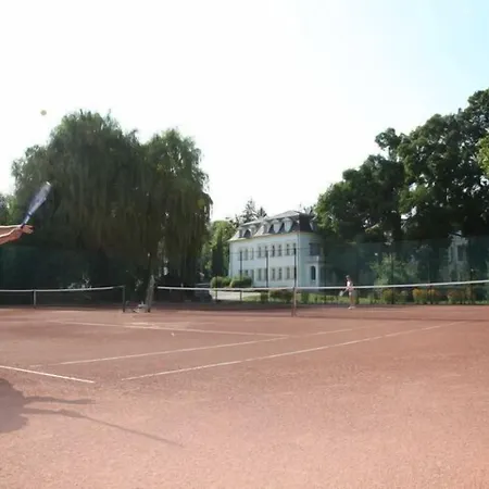 包贾尼城堡酒店 酒店 4*