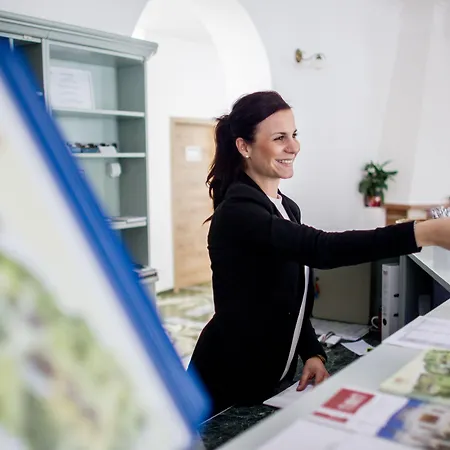 Batthyany Kastelyszallo Hotel