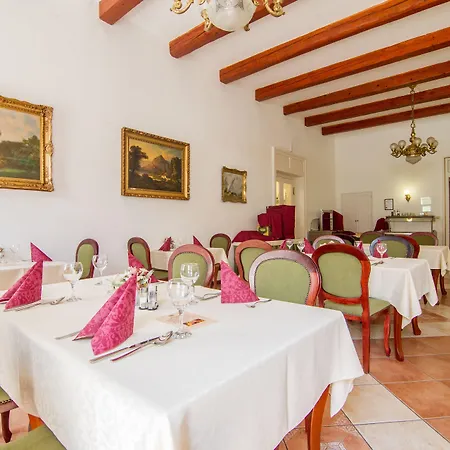 Batthyany Kastelyszallo Otel