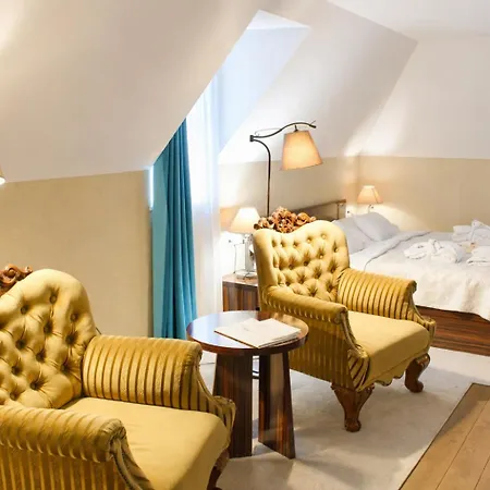 Batthyany Kastelyszallo Hotel 4*