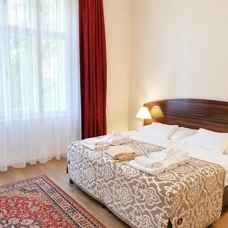 Hotel Batthyany Kastelyszallo 4*