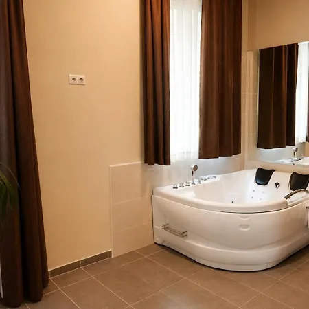 Batthyany Kastelyszallo 4*