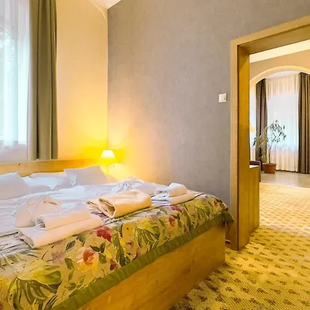 Batthyany Kastelyszallo Hotel 4*