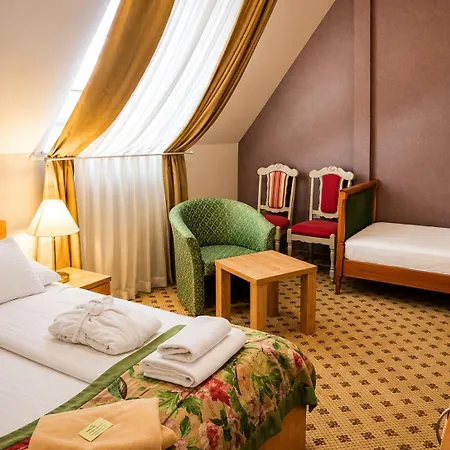 Batthyany Kastelyszallo Hotel