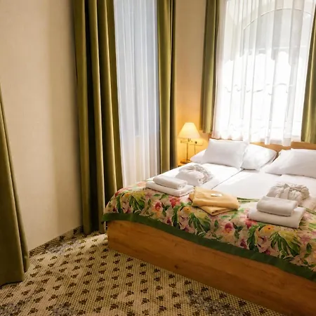 Batthyany Kastelyszallo Hotel