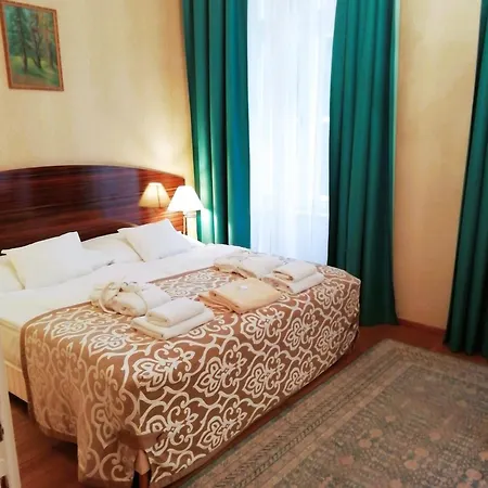 Batthyany Kastelyszallo Hotel