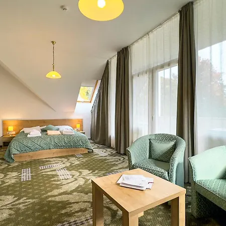 Hotel Batthyany Kastelyszallo 4*